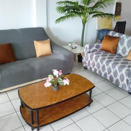 Revolution Tahiti Apartment ปาเปเอเต ภายนอก รูปภาพ